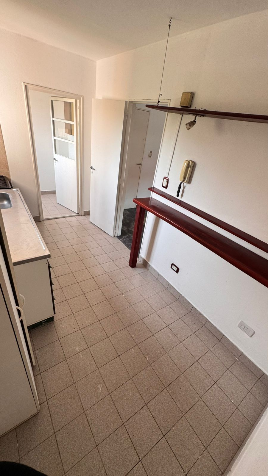 ALQUILER DEPARTAMENTO 3 DORMITORIOS POR ESCALERA EN BARRIO CHATEAU CARRERAS