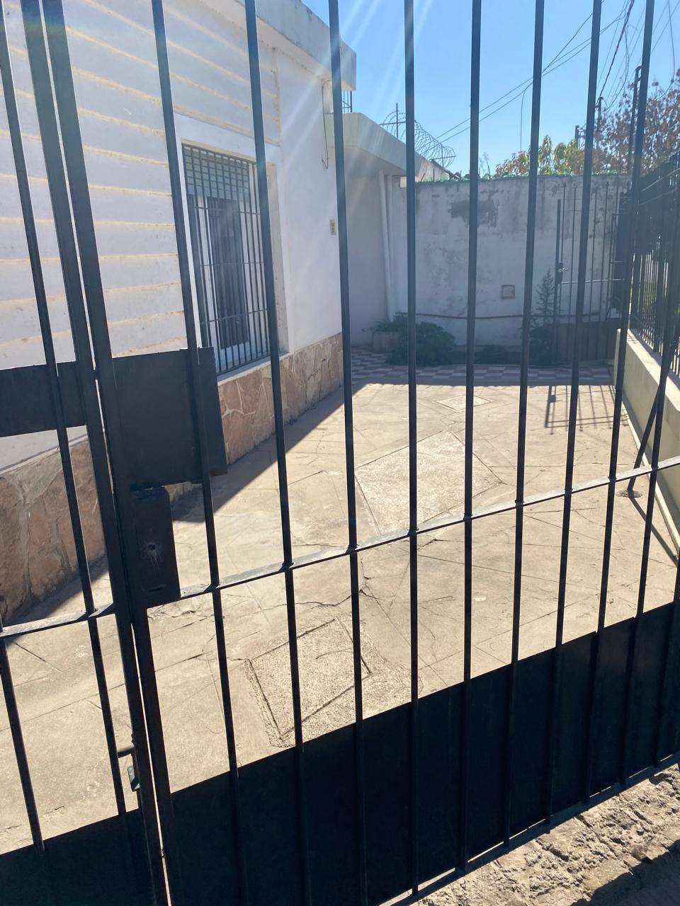 BFerroviario Mitre - Ñandu 2228 -  Alquiler Casa 3 Dorm. Patio Coch.