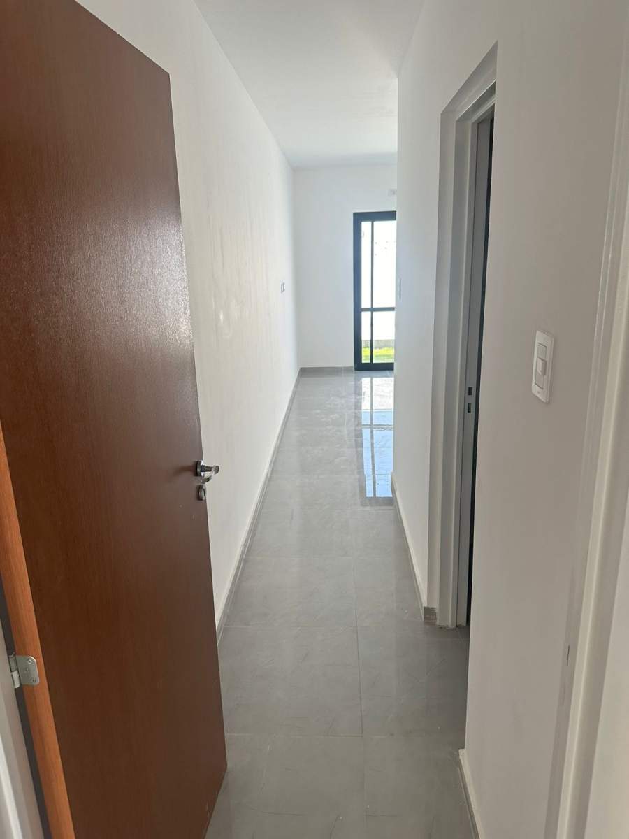 Casa 2 dormitorios y pileta - Villa Allende