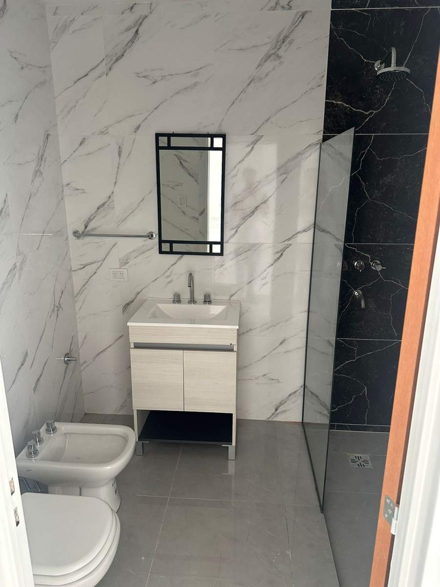 Casa 2 dormitorios y pileta - Villa Allende