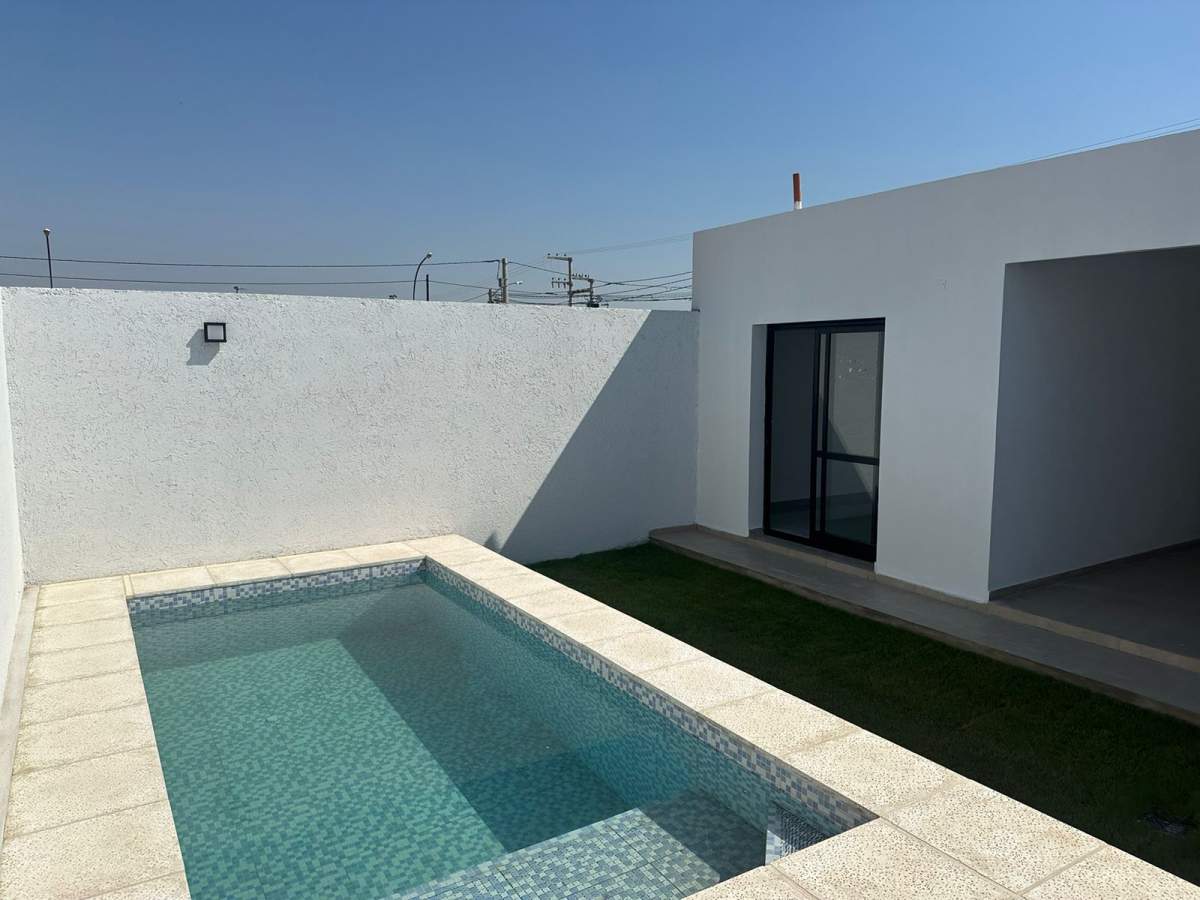 Casa 2 dormitorios y pileta - Villa Allende