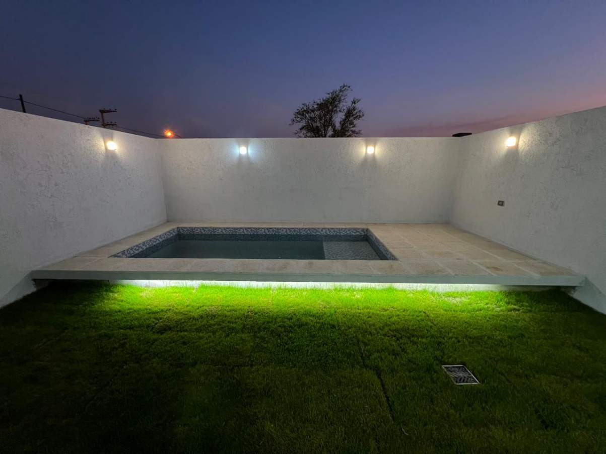 Casa 2 dormitorios y pileta - Villa Allende