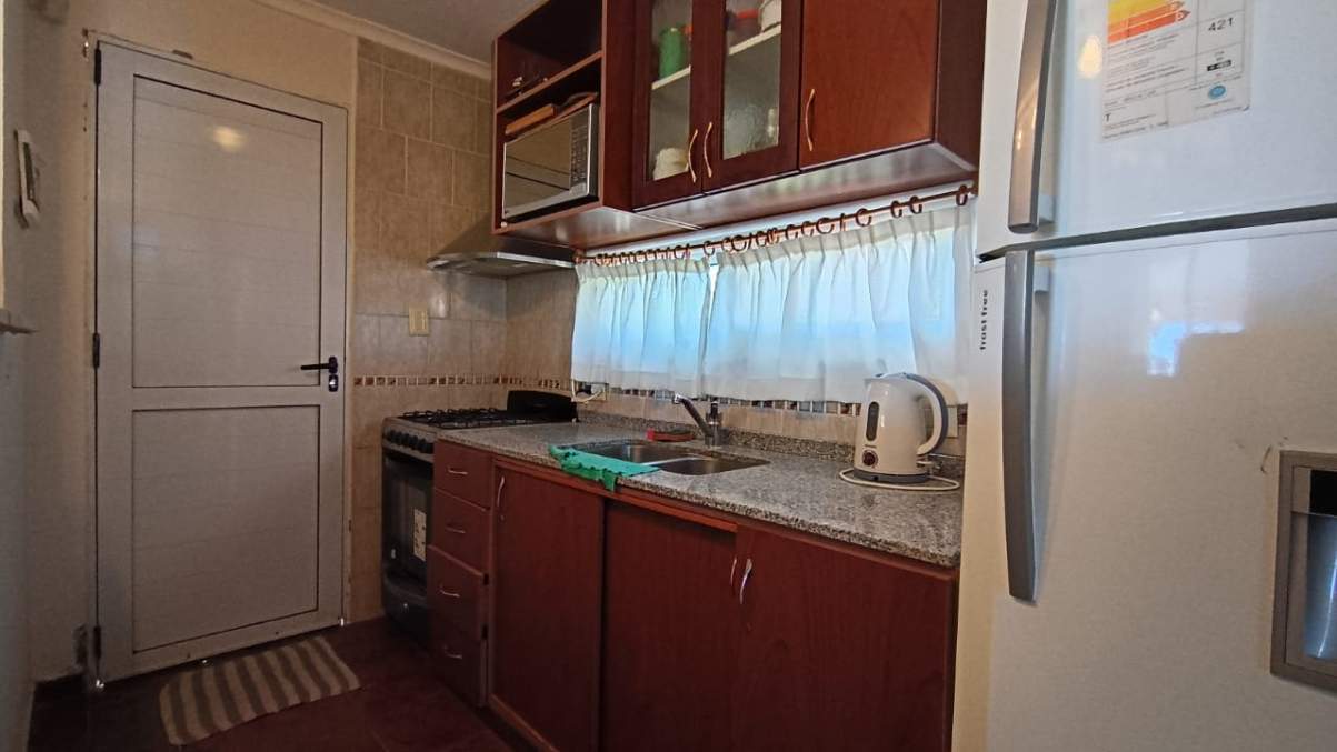 IMPONENTE CASA DE 2 PLANTAS CON PILETA Y QUINCHO CERRADO EN TANTI