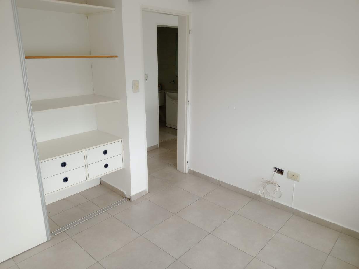 Dúplex muy bien ubicado, a 10 mts de Av. Chancay, frente al Club Botánico, en calle José Cabero 5615