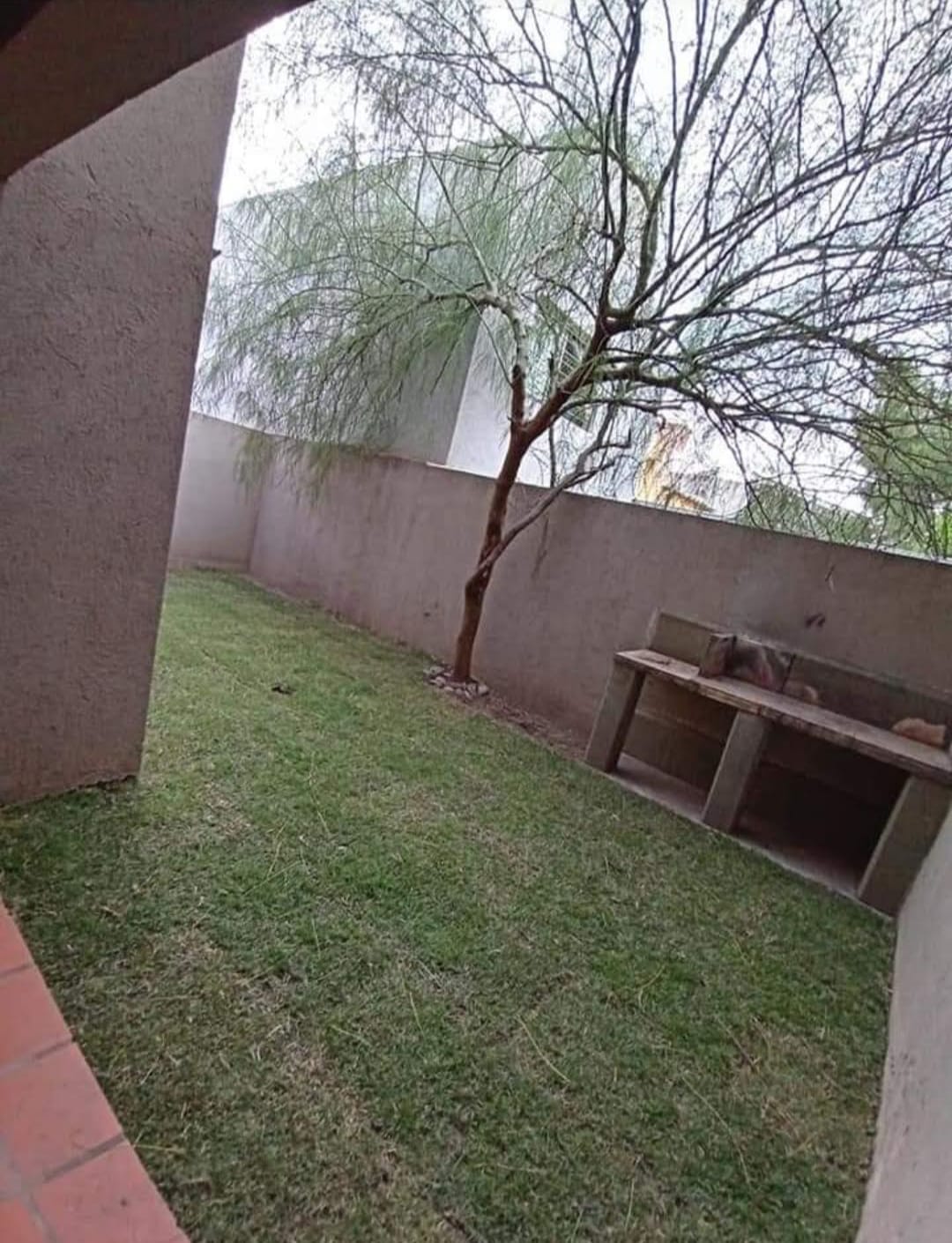 Dúplex muy bien ubicado, a 10 mts de Av. Chancay, frente al Club Botánico, en calle José Cabero 5615