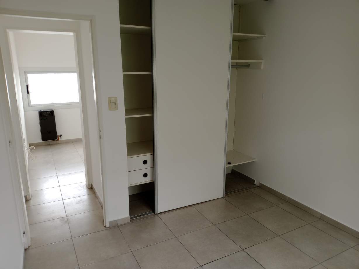 Dúplex muy bien ubicado, a 10 mts de Av. Chancay, frente al Club Botánico, en calle José Cabero 5615