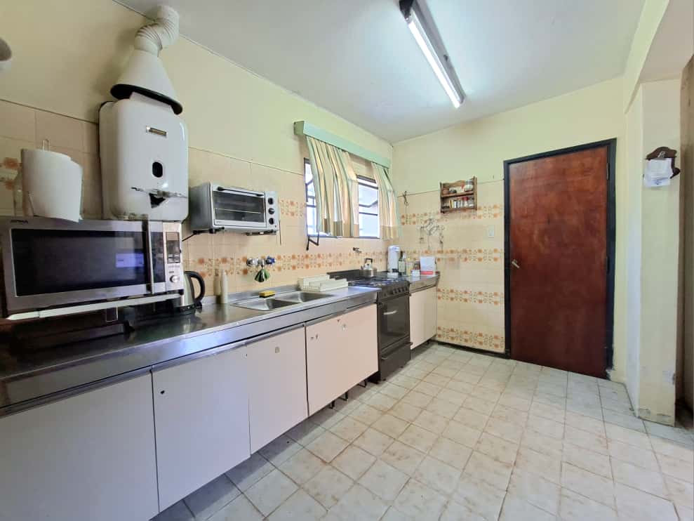 VENTA CASA 4 DORM COCHERA BARRIO ESCOBAR