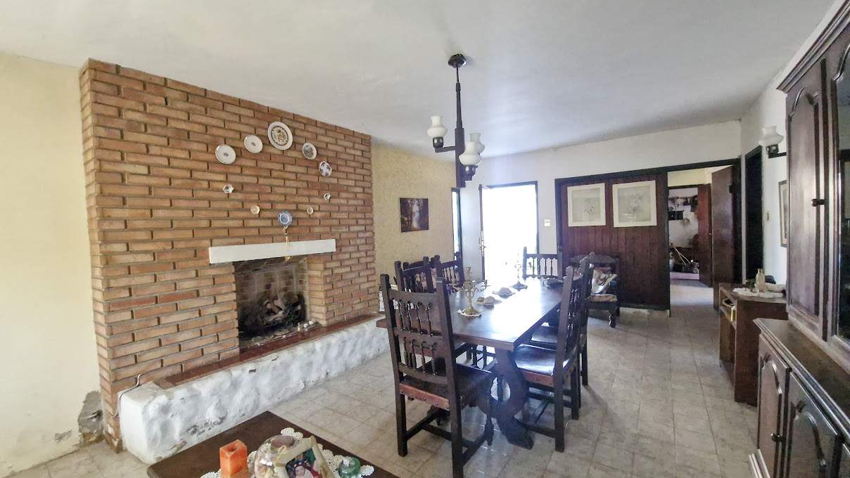 VENTA CASA 4 DORM COCHERA BARRIO ESCOBAR