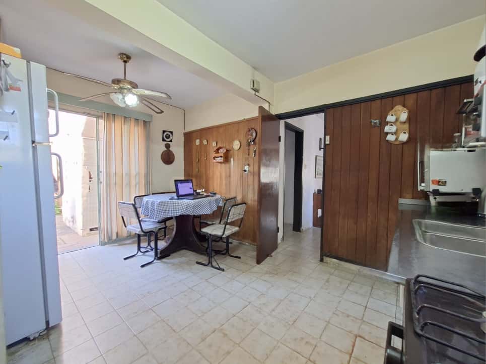 VENTA CASA 4 DORM COCHERA BARRIO ESCOBAR