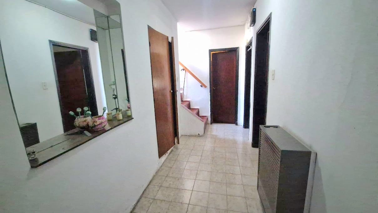 VENTA CASA 4 DORM COCHERA BARRIO ESCOBAR