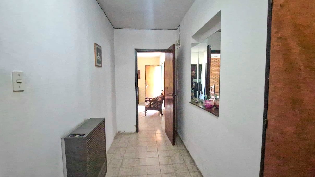 VENTA CASA 4 DORM COCHERA BARRIO ESCOBAR