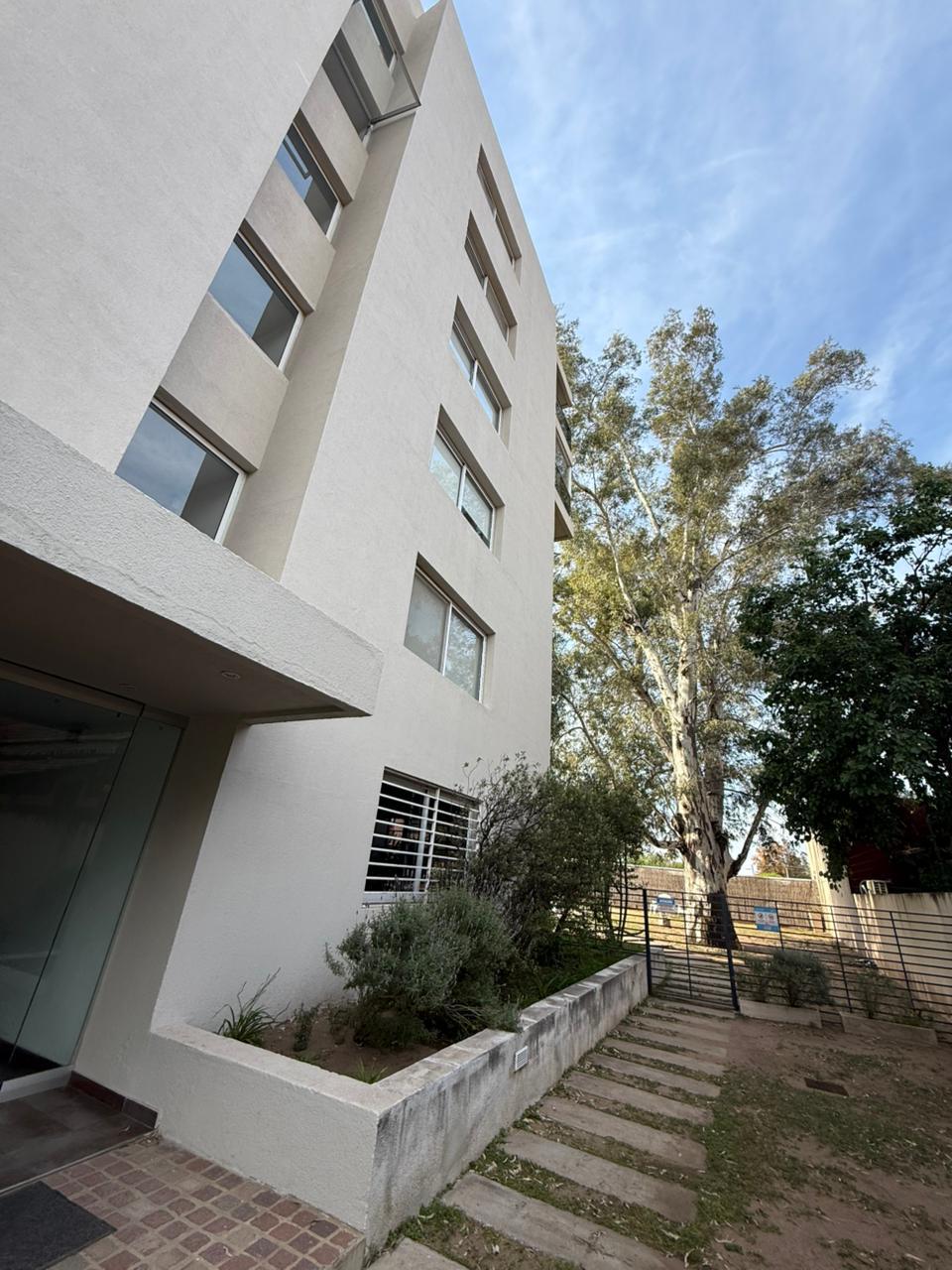 ALQUILER DEPARTAMENTO 2 DORMITORIOS CON COCHERA COMPLEJO NORD RIVIERE VILLA CABRERA