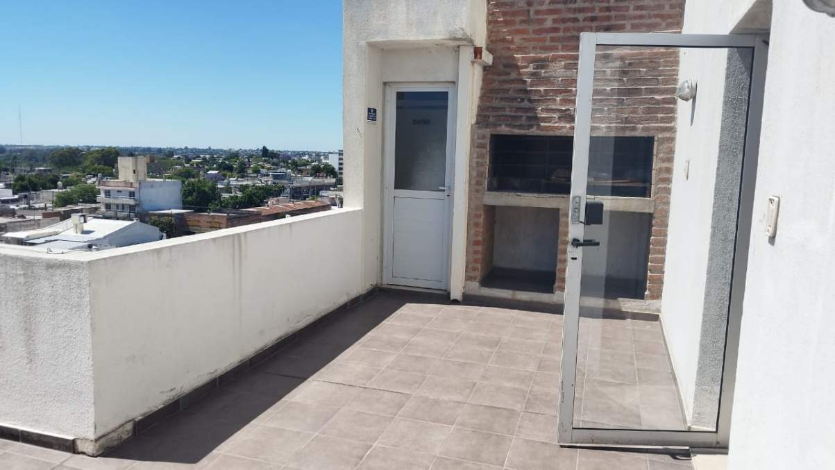 Dpto. 1 Dorm. con Balcón  Impecable! Barrio Pueyrredón
