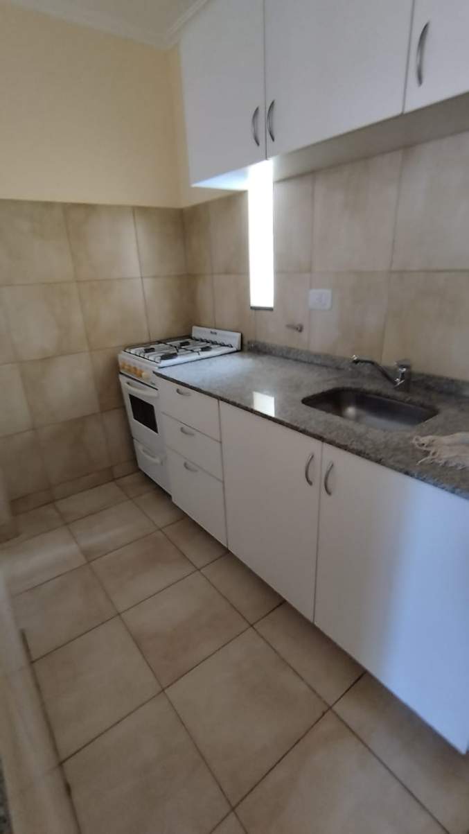 Dpto. 1 Dorm. con Balcón  Impecable! Barrio Pueyrredón