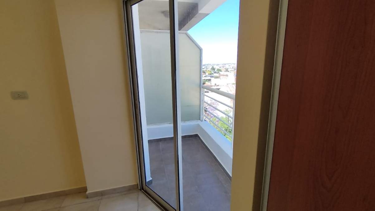 Dpto. 1 Dorm. con Balcón  Impecable! Barrio Pueyrredón