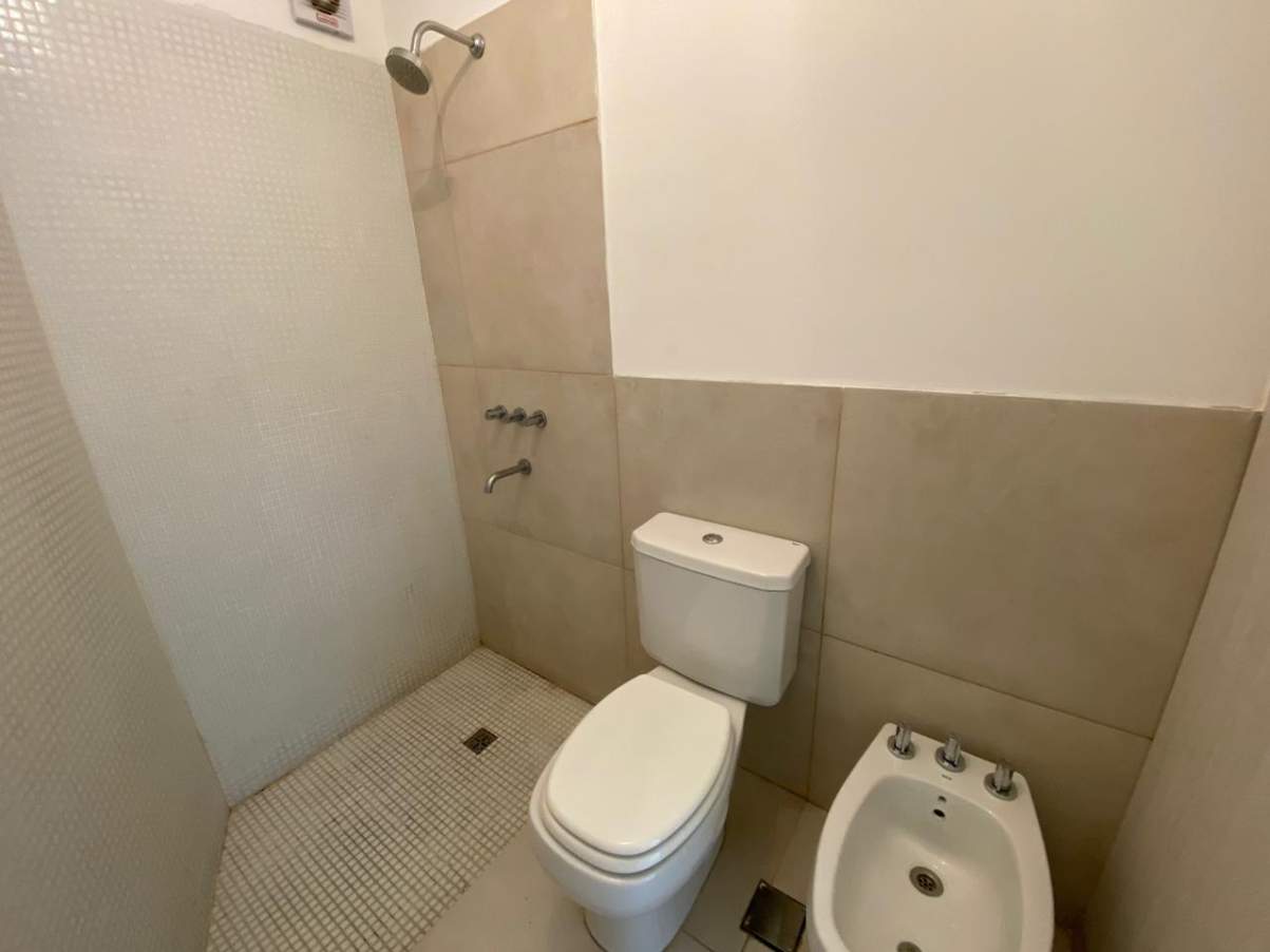 B GENERAL PAZ - DEPTO 1 DORM CON COCHERA - CALEFACCION CENTRAL