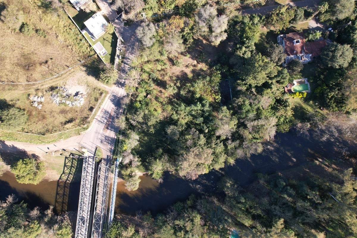 Lote con proyecto aprobado en venta en Los Carolinos