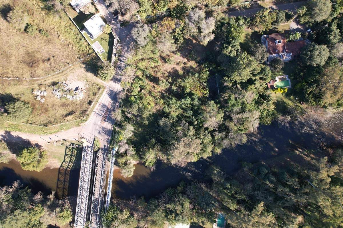 Lote con proyecto aprobado en venta en Los Carolinos