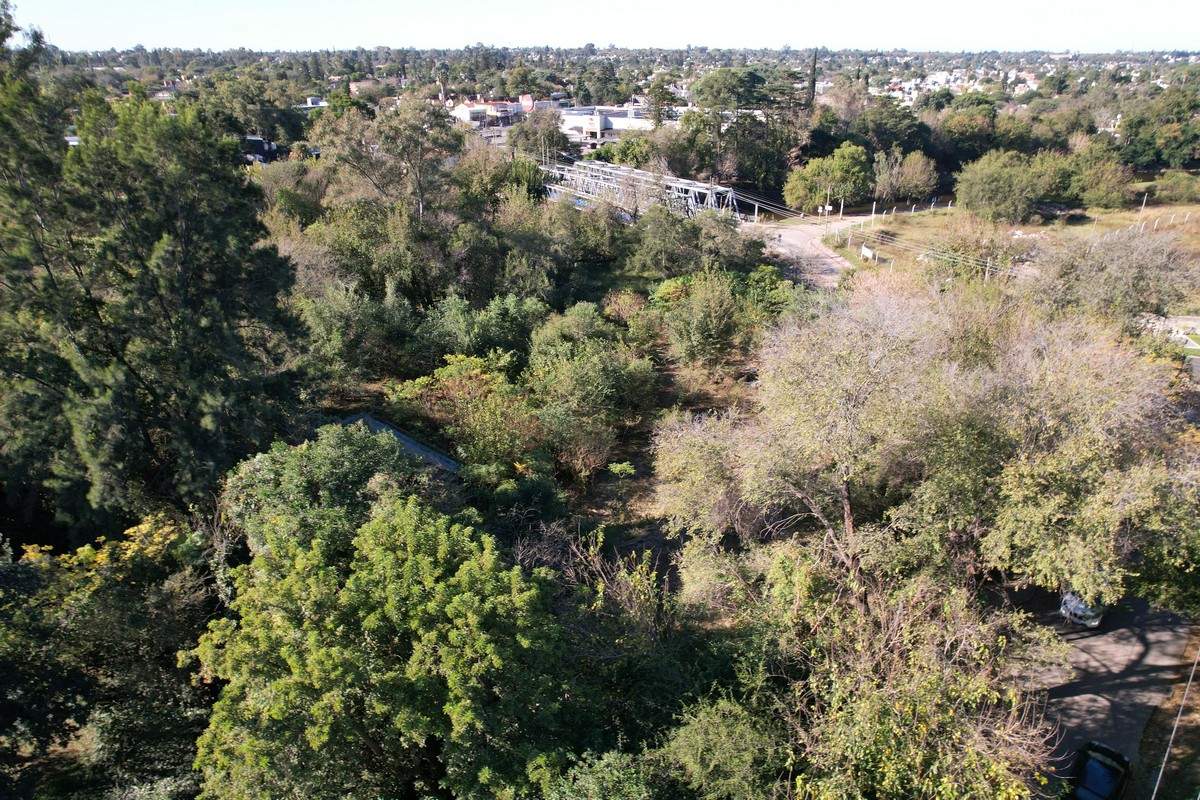 Lote con proyecto aprobado en venta en Los Carolinos