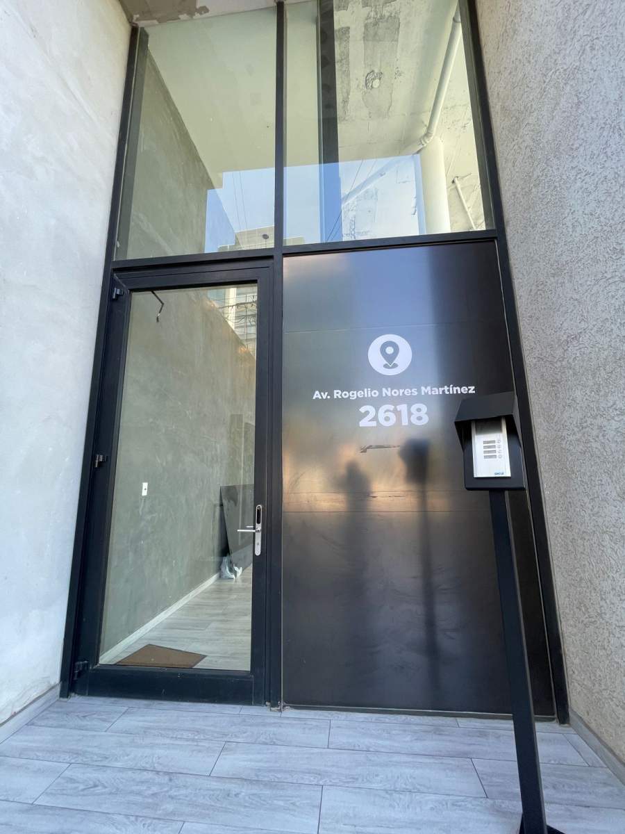 DUPLEX DE TRES DORMITORIOS, TRES BAÑOS, COCHERA DOBLE Y BALCON