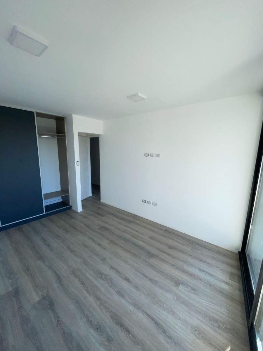 DUPLEX DE TRES DORMITORIOS, TRES BAÑOS, COCHERA DOBLE Y BALCON