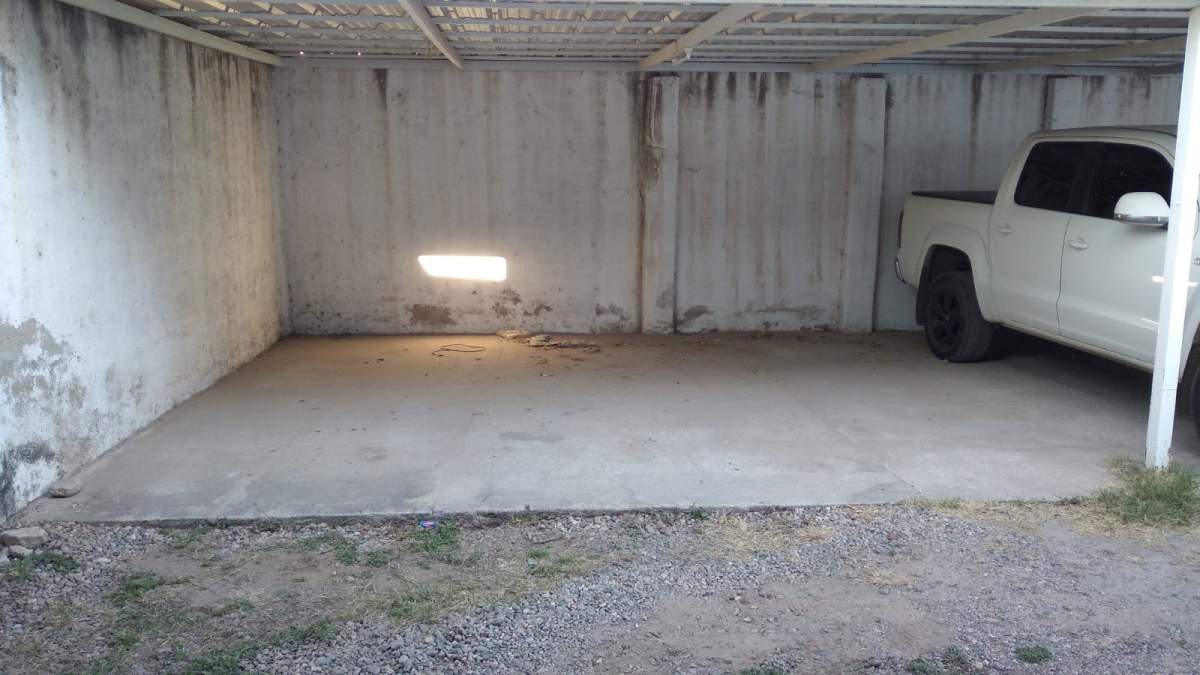 Alquilo cochera. Barrio Empalme.