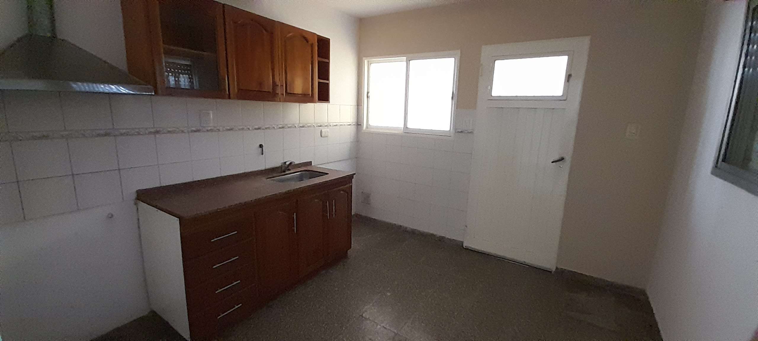 SANTA CLARA DE ASIS - CORREA DE SAA 2455 - CASA 2 DORMITORIOS CON GARAGE Y PATIO