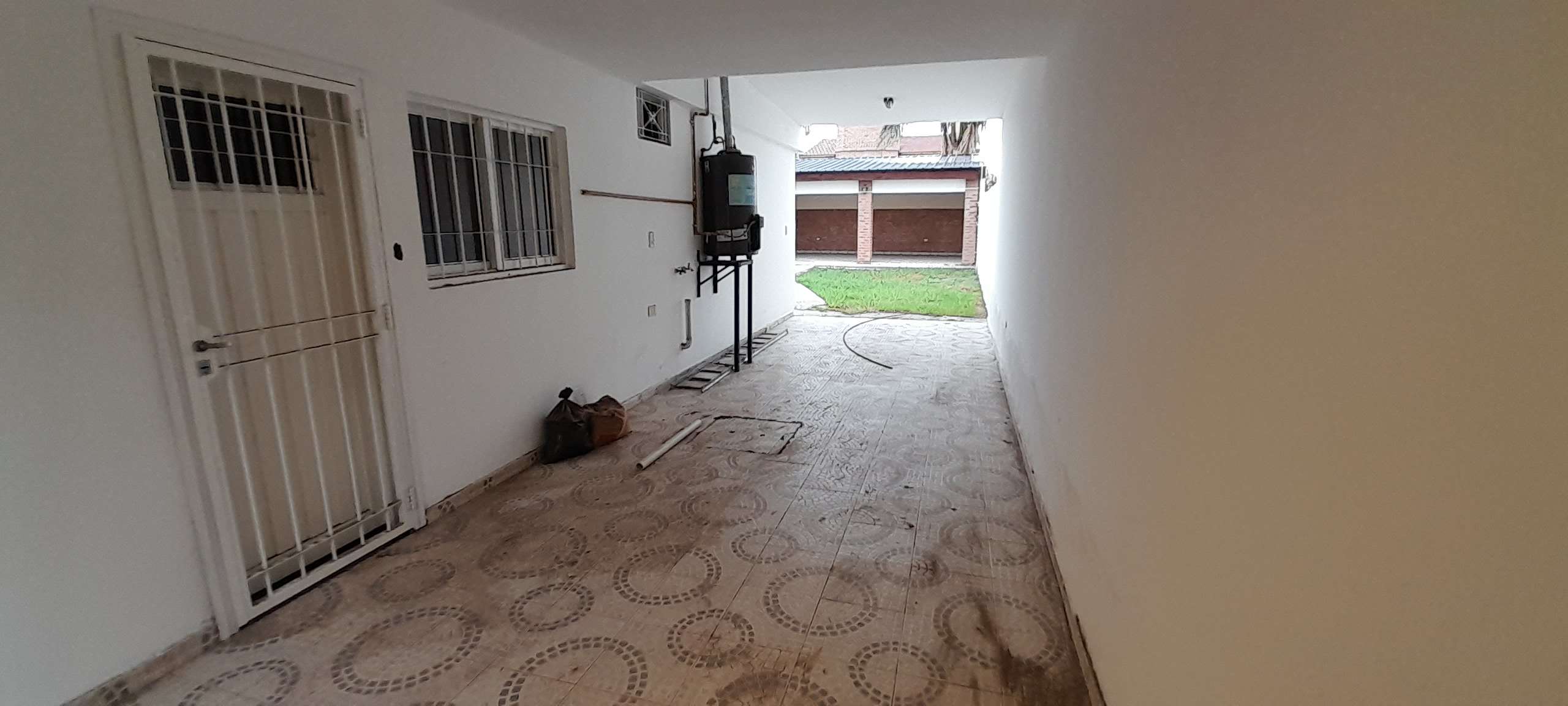 SANTA CLARA DE ASIS - CORREA DE SAA 2455 - CASA 2 DORMITORIOS CON GARAGE Y PATIO