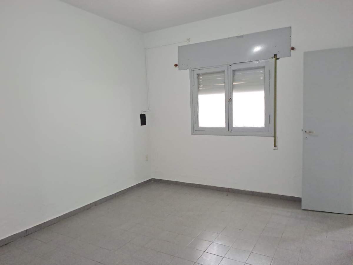 ALQUILO  CASA  1 DORMITORIO - BARRIO  OBSERVATORIO  SOBRE CALLE MARIANO MORENO -