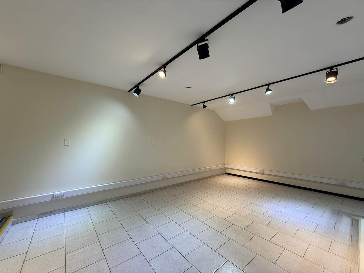 Local en alquiler  Av. Recta Martinolli