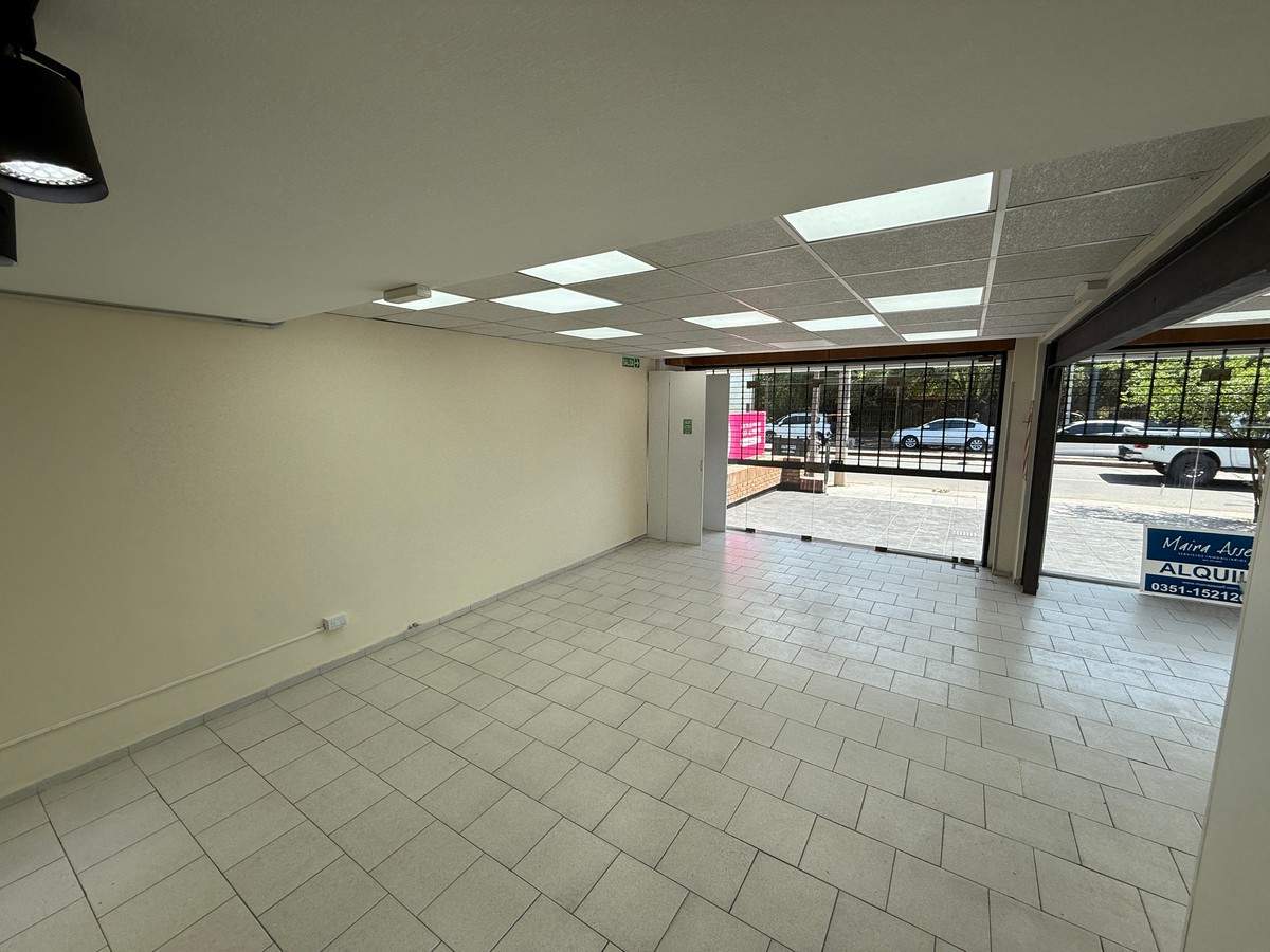 Local en alquiler  Av. Recta Martinolli