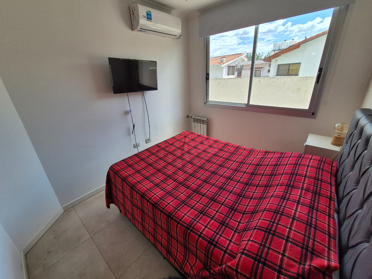 ALQUILER TEMPORARIO EN EL CENTRO DE VILLA CARLOS PAZ - imagen 7