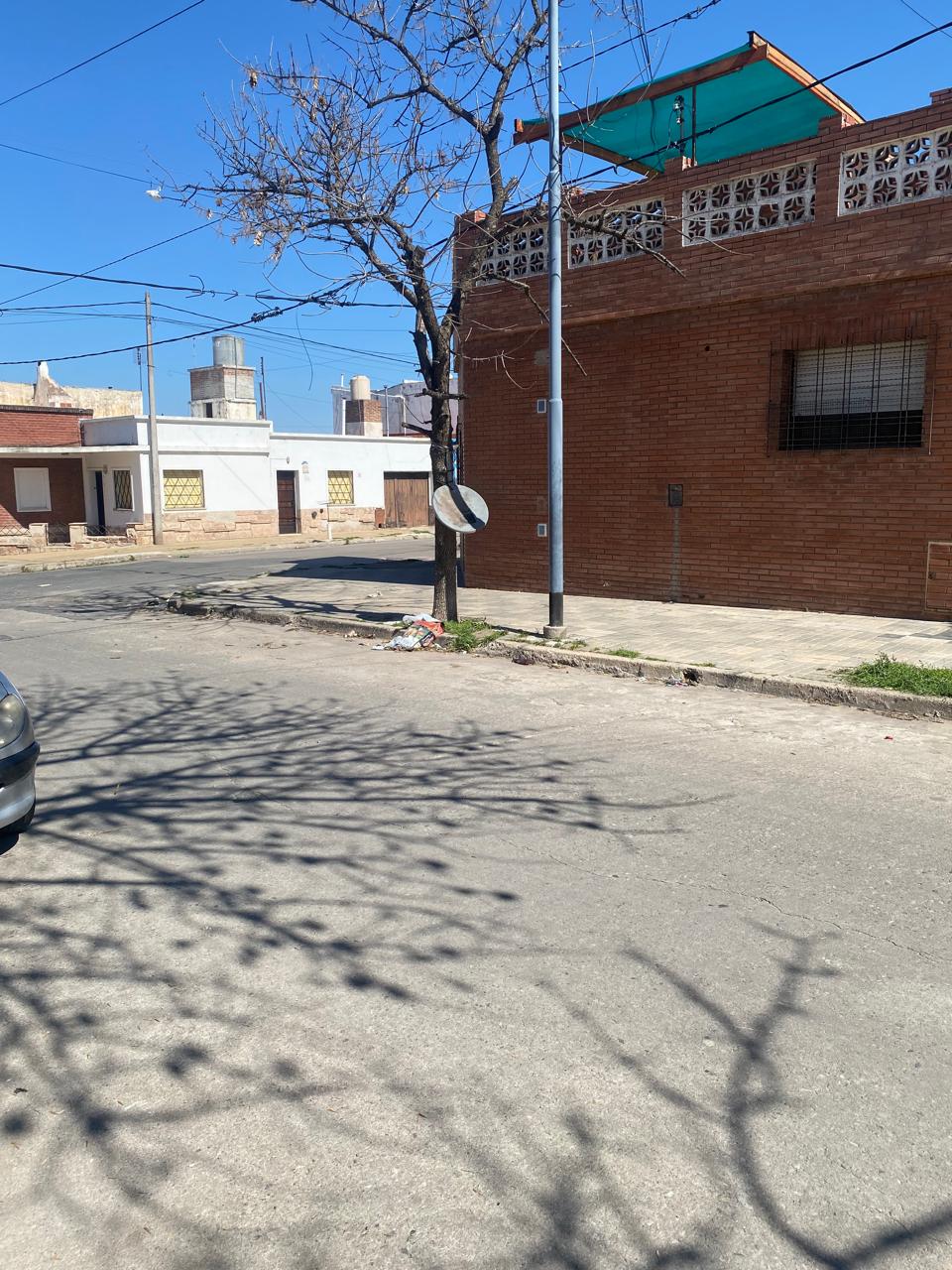 Vendo casa amplia reciclar en Hogar Propio excelente inversión