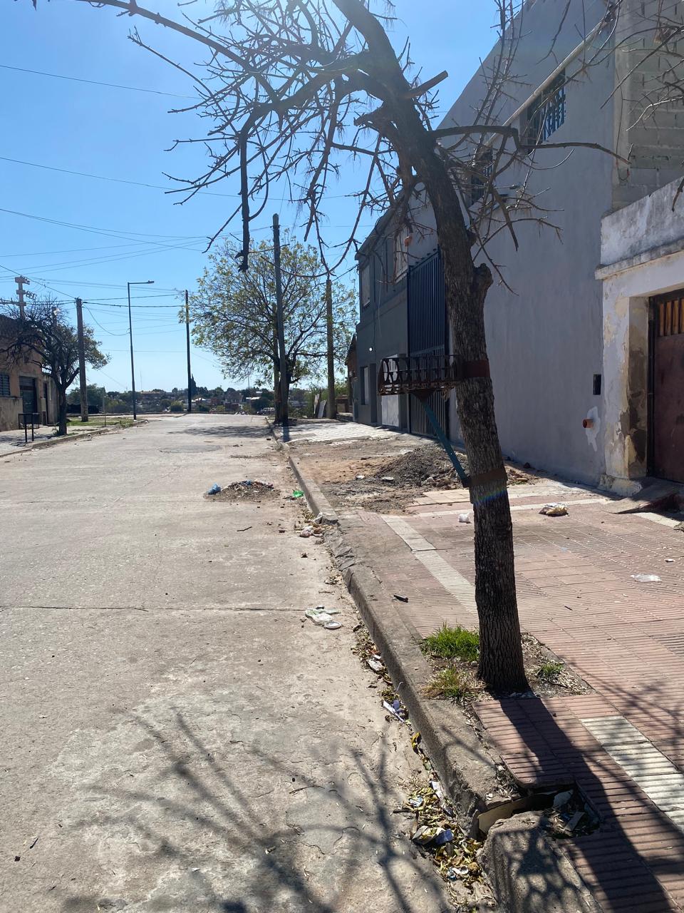 Vendo casa amplia reciclar en Hogar Propio excelente inversión