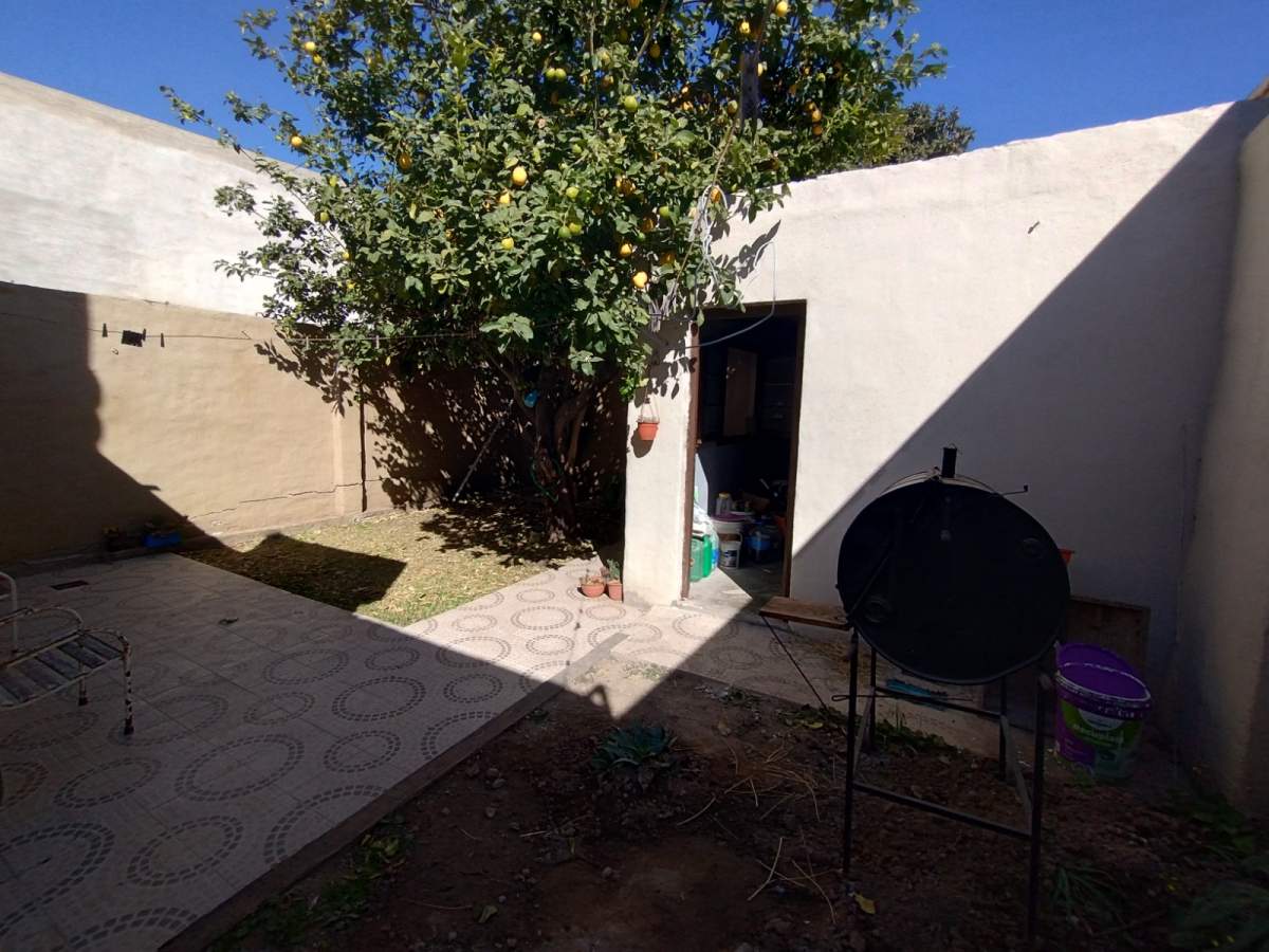 CASA EN VENTA BARRIO TALLERES OESTE a metros de Avenida Alem