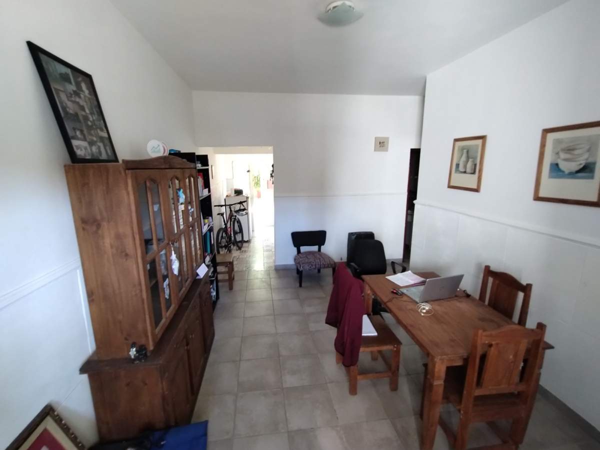 CASA EN VENTA BARRIO TALLERES OESTE a metros de Avenida Alem