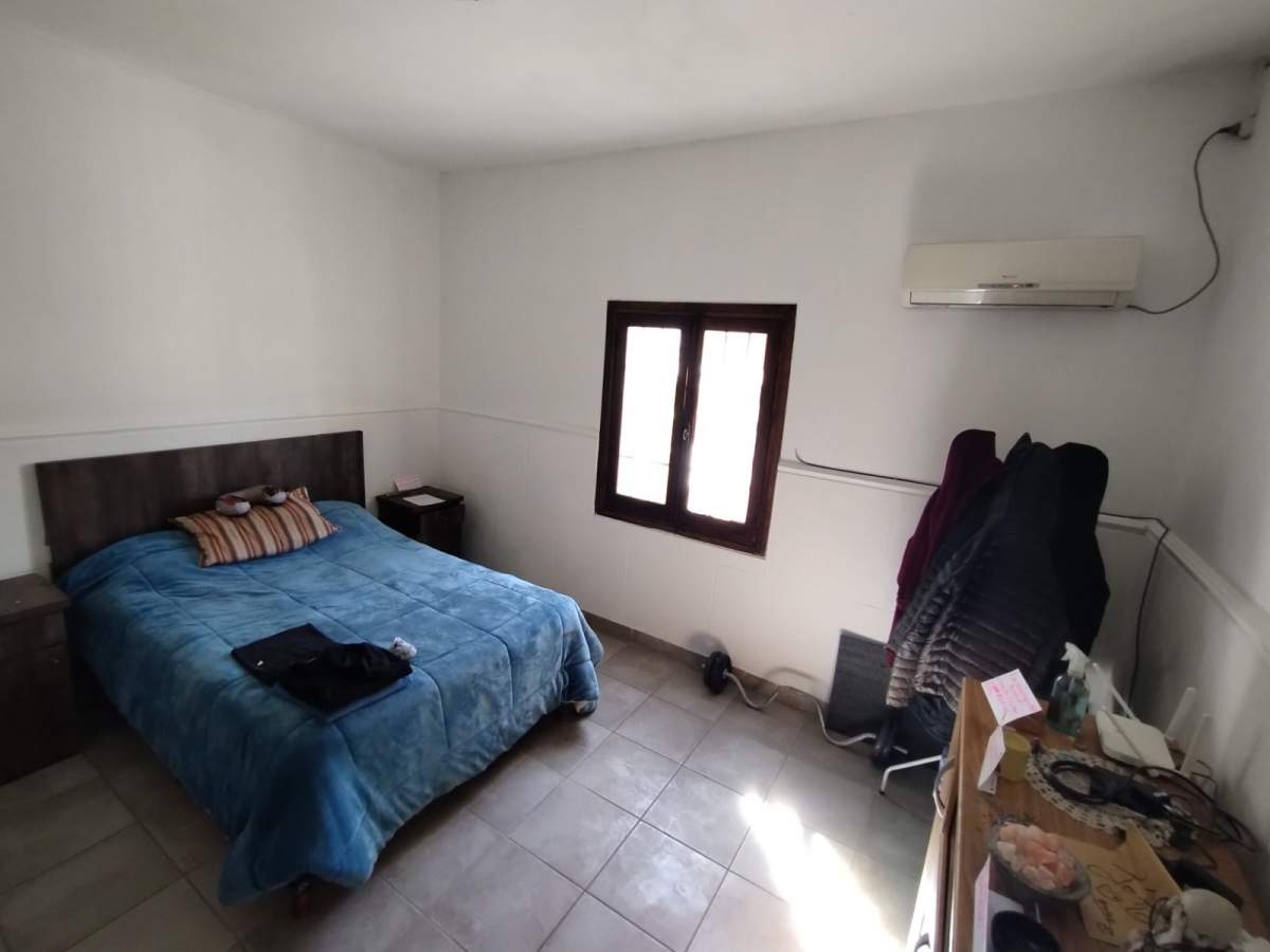 CASA EN VENTA BARRIO TALLERES OESTE a metros de Avenida Alem