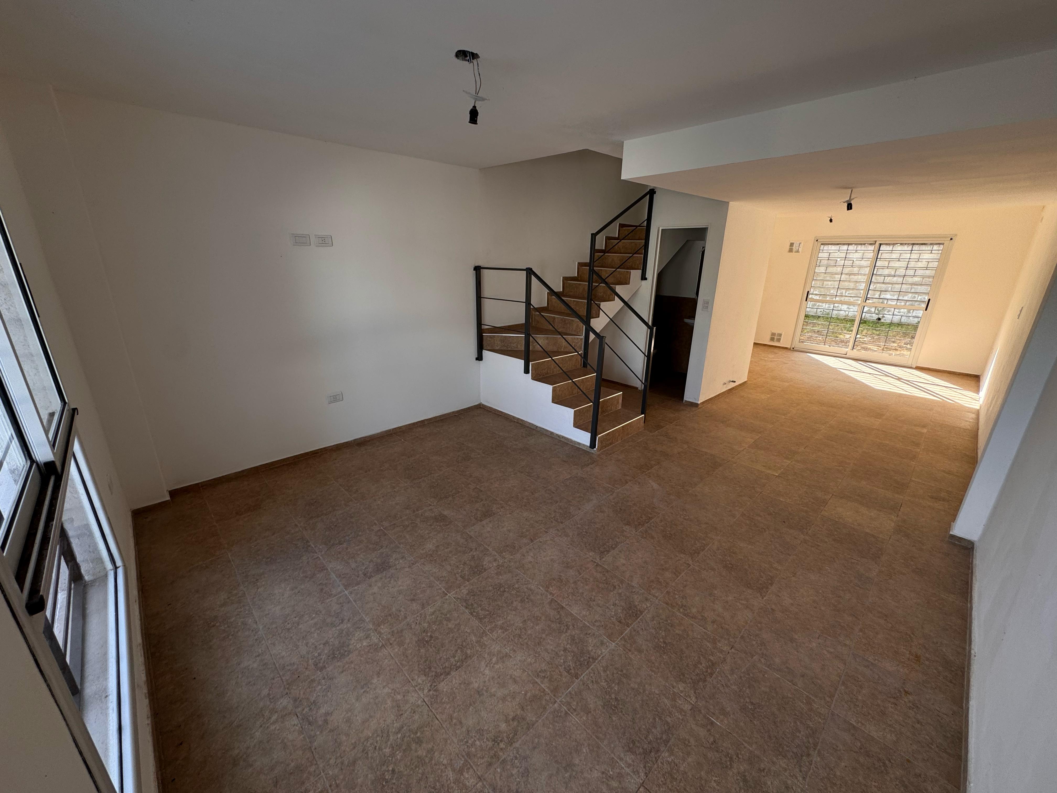 DUPLEX ALQUILER 2 DORMITORIOS  3 baños CUESTA COLORADA LA CALERA