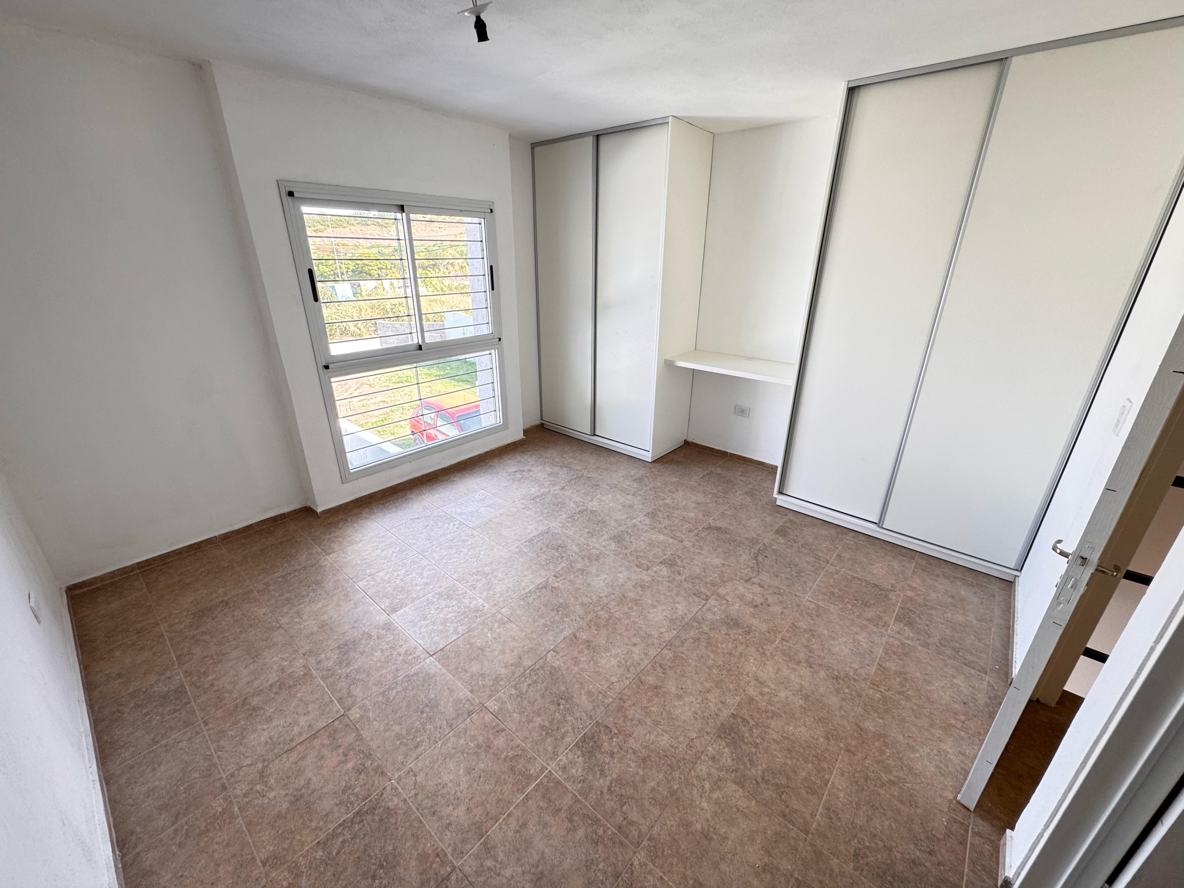 DUPLEX ALQUILER 2 DORMITORIOS  3 baños CUESTA COLORADA LA CALERA