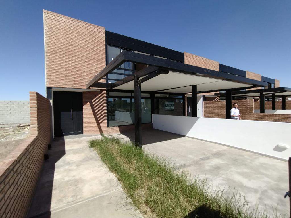 ALQUILER DUPLEX 3 DORM EN DOCTA URBANIZACIÓN