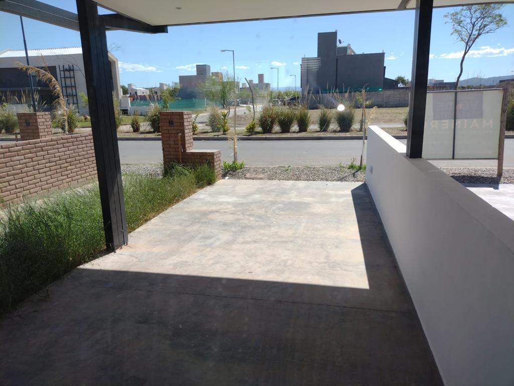 ALQUILER DUPLEX 3 DORM EN DOCTA URBANIZACIÓN