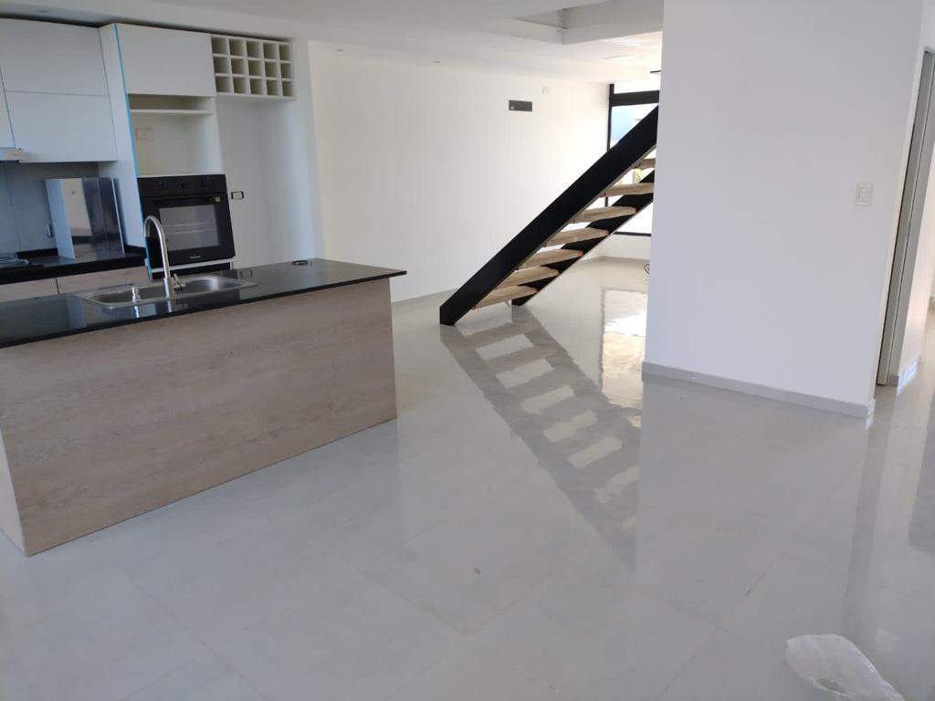 ALQUILER DUPLEX 3 DORM EN DOCTA URBANIZACIÓN