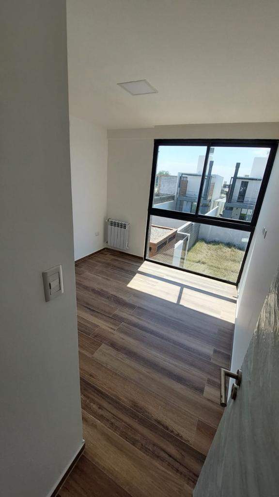 ALQUILER DUPLEX 3 DORM EN DOCTA URBANIZACIÓN