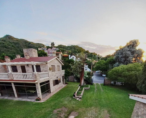 Villa Carlos Paz - Casa Temporada. 4 Dor. Pileta. Coch. 10 Personas. $360.000 Por Día.