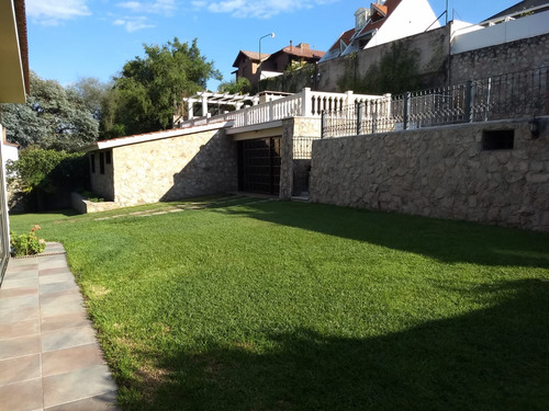 Villa Carlos Paz - Casa Temporada. 4 Dor. Pileta. Coch. 10 Personas. $360.000 Por Día.