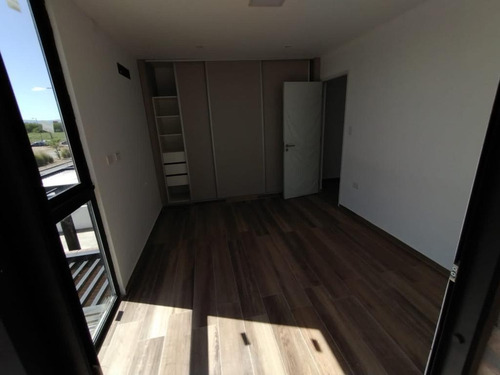Duplex En Alquiler De 3 Dormitorios En Docta