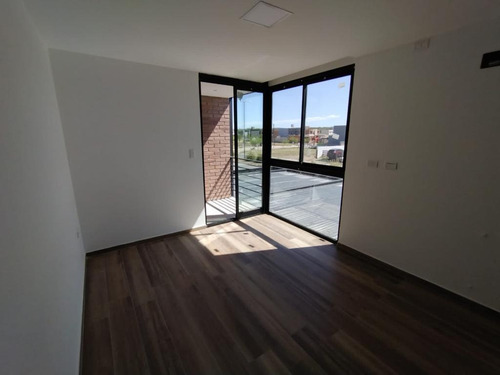 Duplex En Alquiler De 3 Dormitorios En Docta
