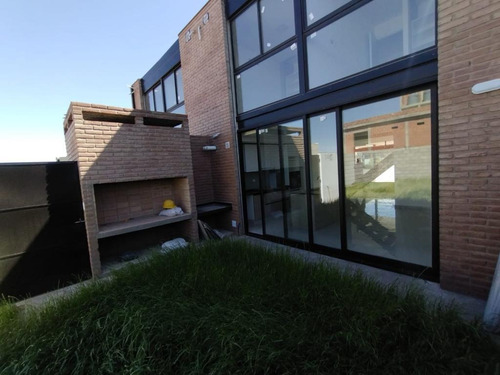 Duplex En Alquiler De 3 Dormitorios En Docta