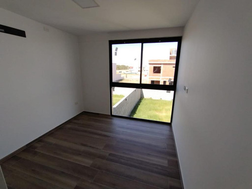 Duplex En Alquiler De 3 Dormitorios En Docta