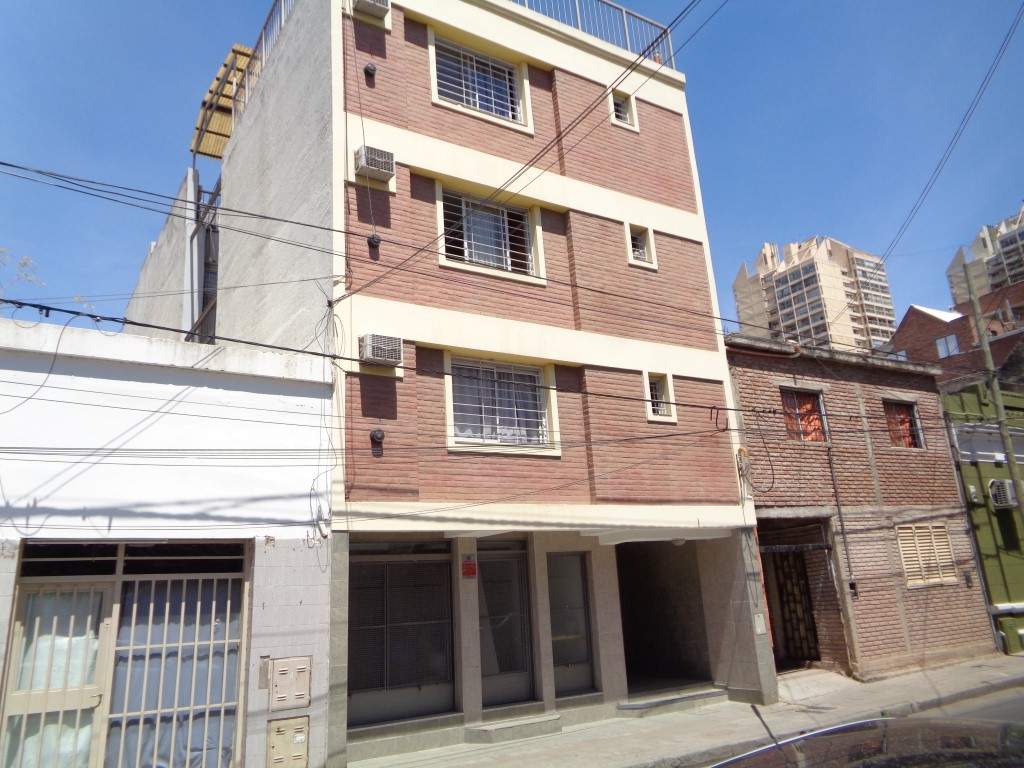 Barrio Alberdi - Excelente Depto. con Terraza Amplia, Asadores y Vista a las Sierras